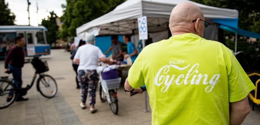Cyclists during a bike breakfast event. On this picture, you can see cyclists.