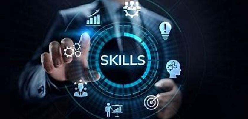 Which digital skills needed to fulfill the job ? A man choosing digital skills related to his job