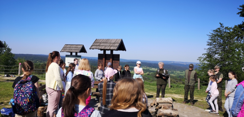 Rally with children Meeting with the guide during hiking rally