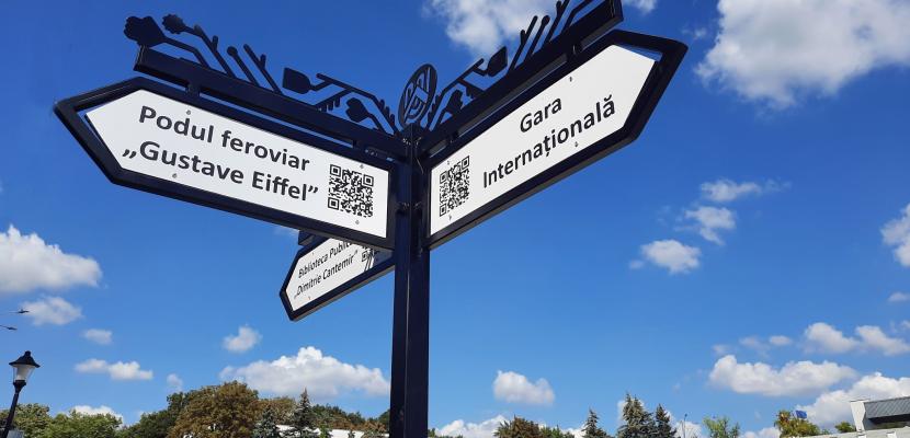 Touristic information sign with QR code Sign