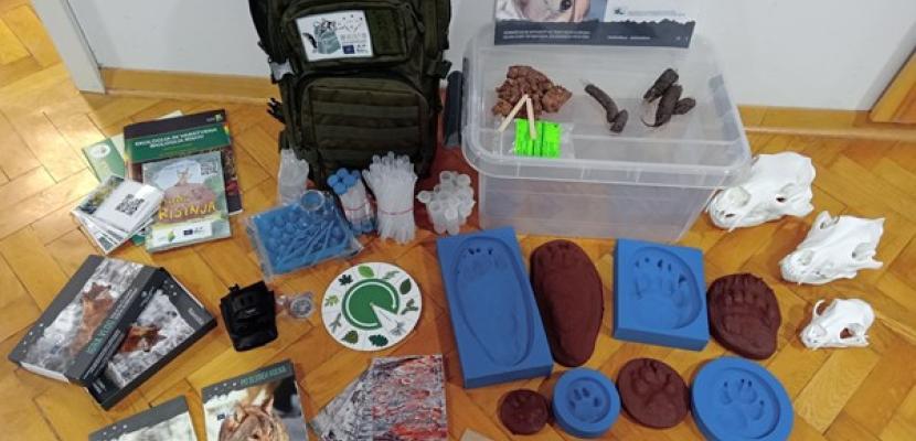 Wolf in a backpack - educational toolkit Educational materials included in the educational toolkit, developed within the LIFE Wolf Alps EU project.
