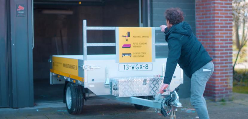 Buurtaanhanger Tilburg West - Shared trailer Tilburg West Buurtaanhanger being used