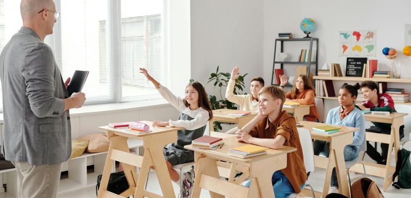 SEE - Entrepreneur in class Man in front of classroom