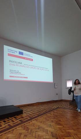 Presentation of INVOLVIM project The woman is representing the INVOLVIM project.