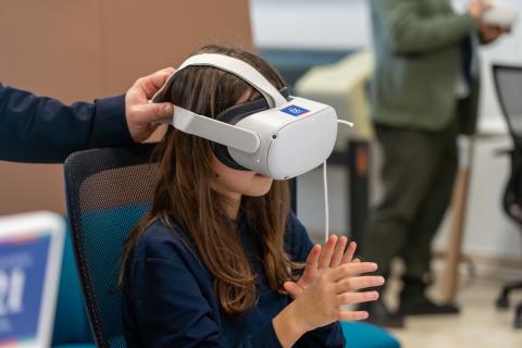 Virtual Reality IT Platform I see a child with an headset