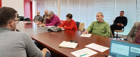 Murcia stakeholder meeting 2 People together in a session