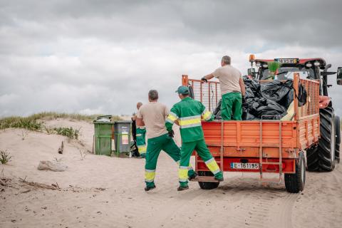 beach waste