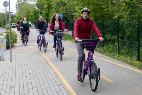 V-bike in use, April 2024, Consortium meeting in Veszprém 
