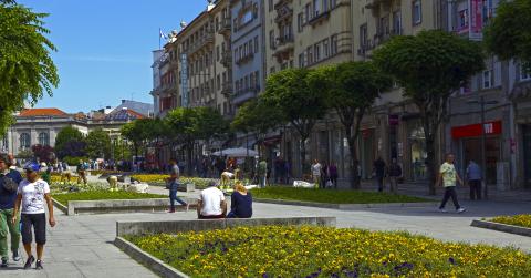Pedestrian area of Avenida da Liberdade (main avenue), Braga Pedestrian area of Avenida da Liberdade (main avenue), Braga