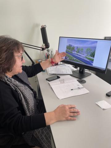 Architect Maria Hlebarova presents a project for improvement of the riverside area along the Yantra River in Gabrovo, photo by Ilina Peneva