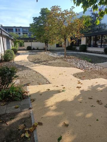 Resilient schoolyards - new materials New soil material