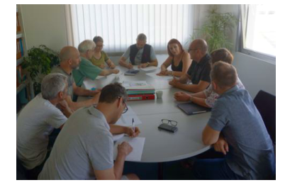 Official picture of the first intracting contract Picture of the meeting where the first contract of intracting was signed
