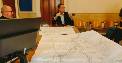 Mantova 2 Stakeholder Meeting 2 Attendants discussing the location of shared mobility