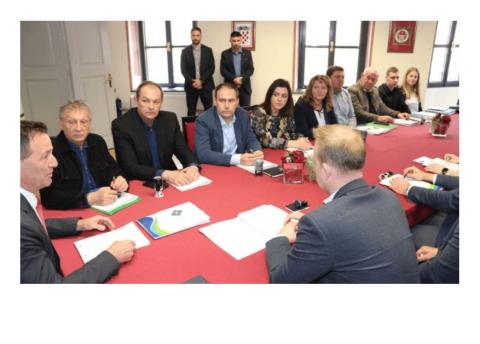 Representatives of 12 local self-governments signing contract for the construction of 24 photovoltaic plants