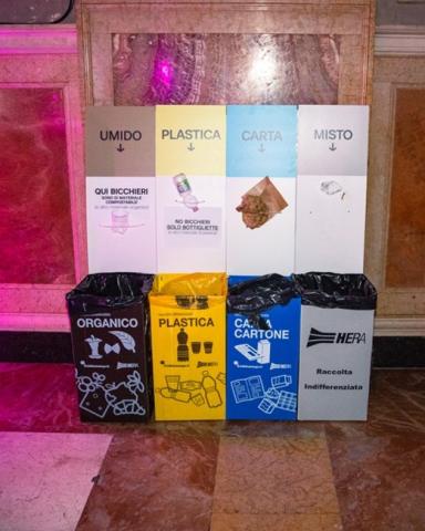 Eco-Island Communication is visual and direct, and objects are pasted on top of each basket for greater understanding