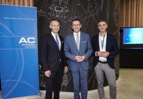 From left: Werner Pamminger (Business Upper Austria), State Minister for Economic Affairs Markus Achleitner and Automotive Cluster Manager Florian Danmayr (Business Upper Austria) © Bodingbauer From left: Werner Pamminger (Business Upper Austria), State Minister for Economic Affairs Markus Achleitner and Automotive Cluster Manager Florian Danmayr (Business Upper Austria) © Bodingbauer