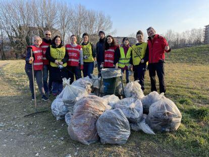 Volounteers from Torino Spazio Pubblico's Activities after cleaning a park in the outskirts of Torino
