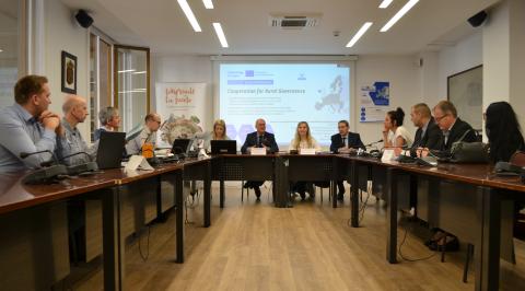 A moment of the meeting held in the Palace of Navarre, with the participation of the Regional Government's Regional Minister for Territorial Cohesion. A moment of the meeting held in the Palace of Navarre, with the participation of the Regional Government's Regional Minister for Territorial Cohesion.