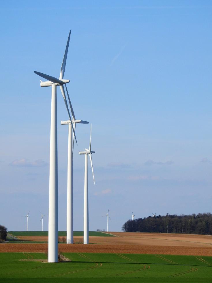 3 Wind turbines