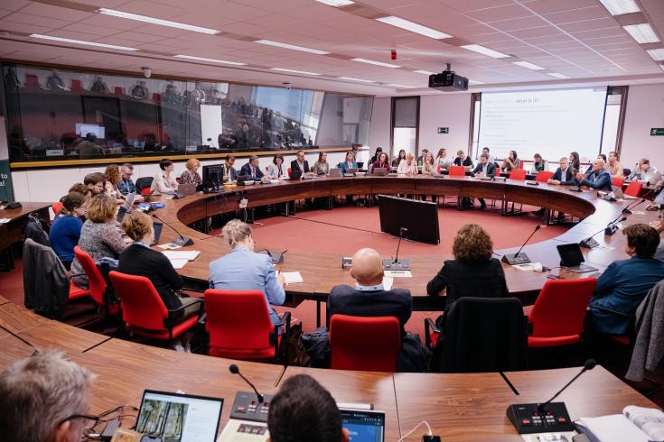 EURegionsWeek 2024 - Rural Pact People around a round table, listening to the conference