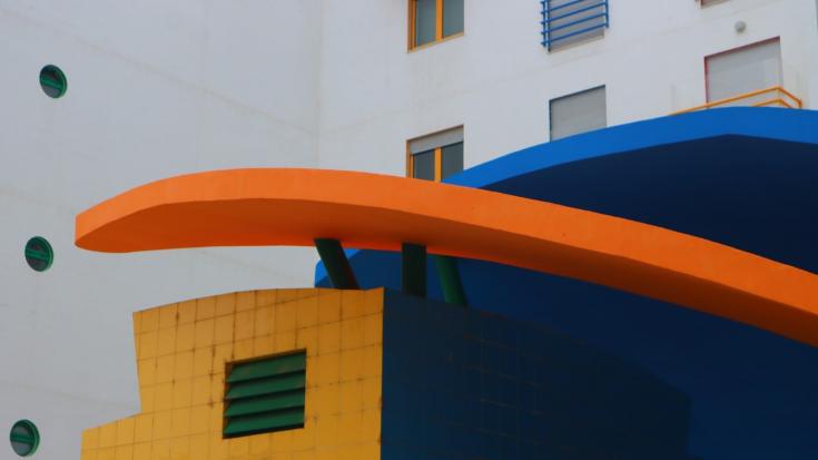 Colorful building COPR Isaure Suplisson Colorful building COPR Isaure Suplisson