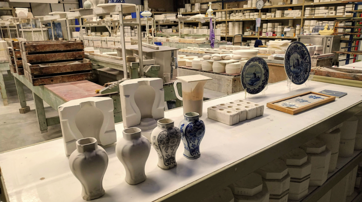 Creative ceramic workspace Creative ceramic workspace