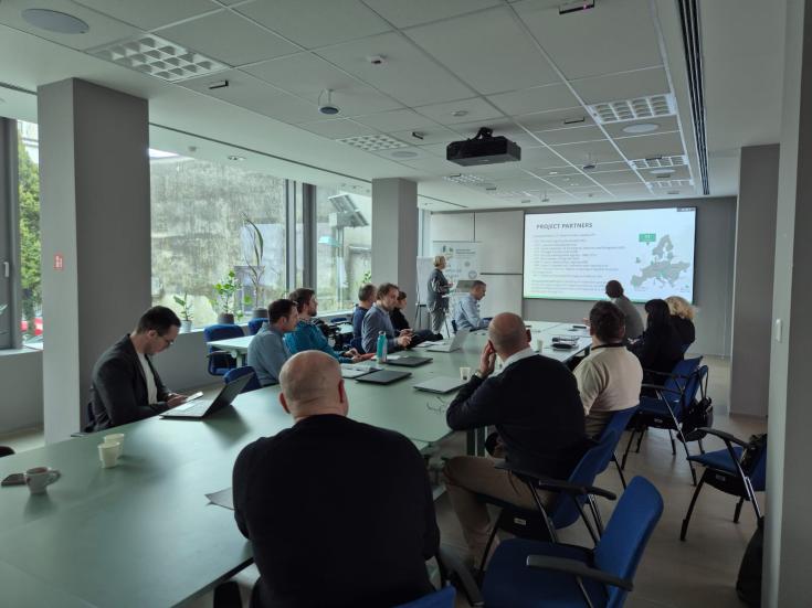 The Energy Institute Hrvoje Požar hosted a regional event titled 'HY MEET-UP: Fostering Hydrogen Synergies and Collaboration' in Zagreb on February 19th, 2025. The aim of this event was to exchange experience, address challenges and opportunities, and strengthen connections between project partners from Slovenia and Croatia working on hydrogen-related EU-funded projects.  The Green Hydra project was jointly presented by Mrs. Vesna Kučan Polak (Croatian Hydrocarbon Agency) and Mrs. Tanja Senekovič (Regional 