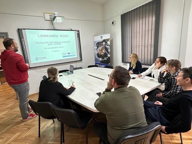 On this picture, you can see the project partners during a meeting.