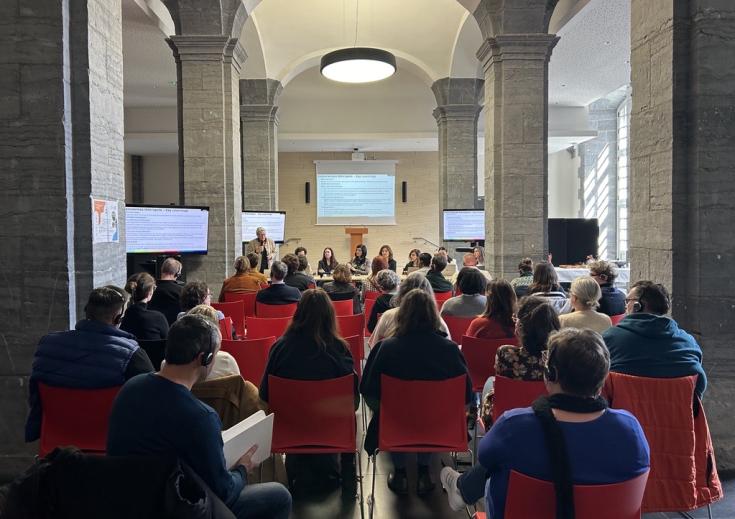 Peer review - Valenciennes Peer review - Valenciennes