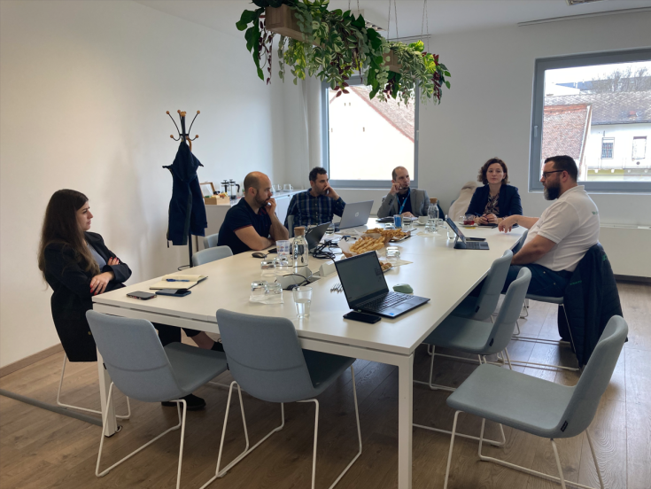 On this picture, you can see the project partners during a meeting.
