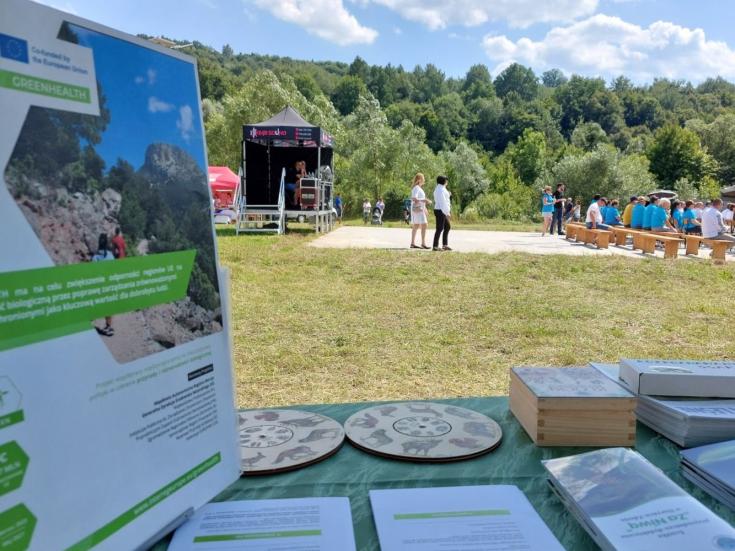 Participants of the Carpathian Culture Festival seen from the perspective of the stand of the Landscape Parks Complex in Przemyśl