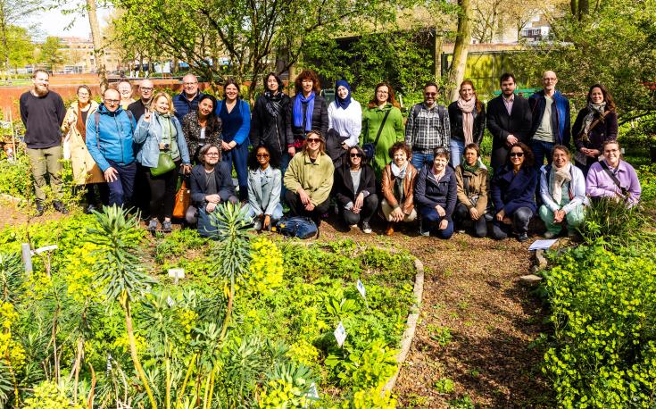 Group picture of the partners in the botanical garden Afrikaanderwijk