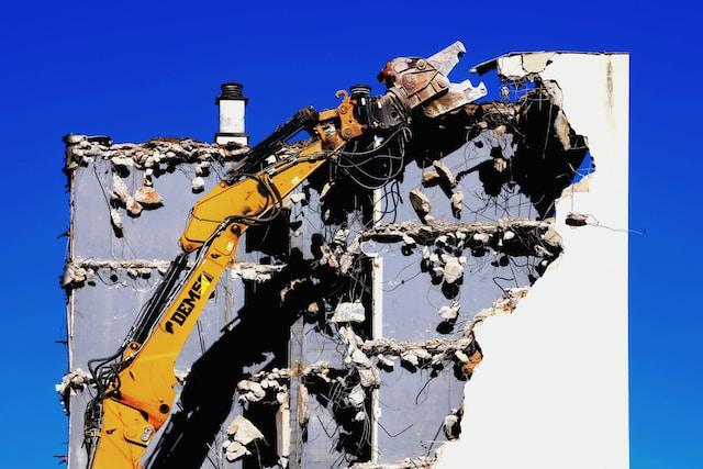 Heavy tool destruction site