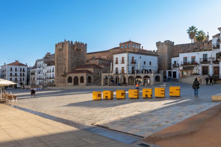 caceres caceres