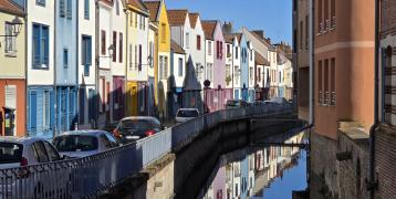 River and houses along a river in Amiens