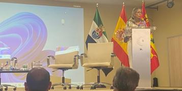 The Director General for Industry, Energy and Mines in Exremadura opening the AgroHydrogen 2024 event. 