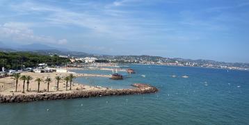 Picture of coastline in southern France Picture of coastline in southern France
