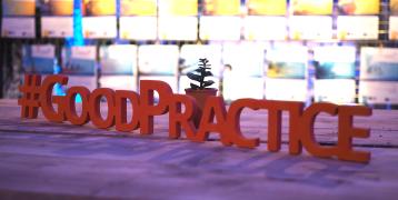 Good practice hashtag in wood Good practice hashtag in wood
