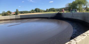 Together with a farmer, Gästrike Ekogas built a larger manure well in the winter of 2022. The well is close to both the biogas plant and surrounding farmland and serves as a supplement to Ekogas' own manure stock during the winter.