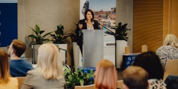 Barbara Szafir presents
