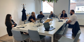 On this picture, you can see the project partners during a meeting.