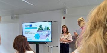 Presentation of a group of people
