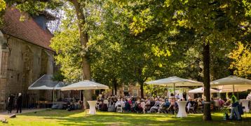 Audience at the Stiftskerk during a concert at the Stift Festival 